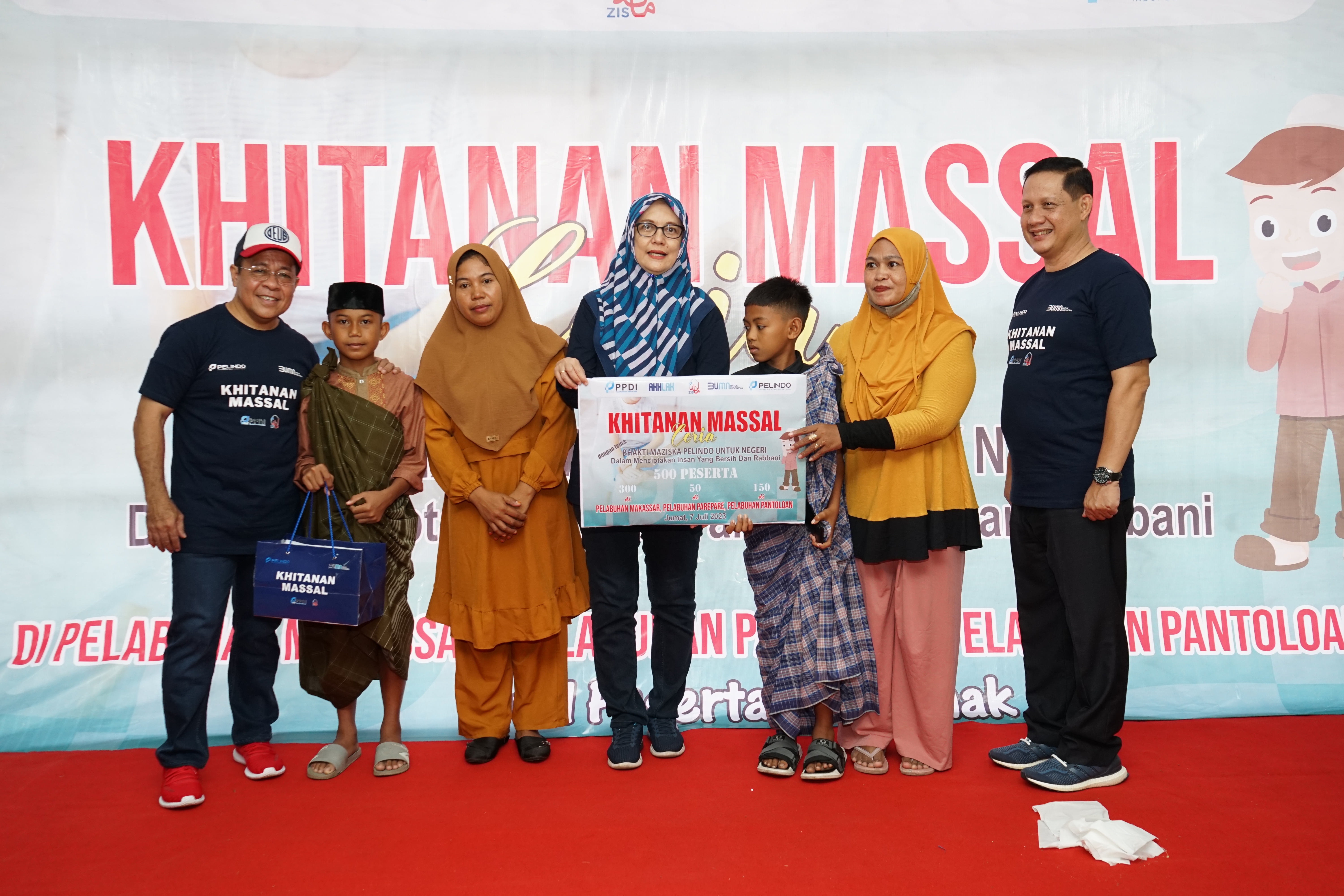 Sunatan Massal di Pelabuhan Makassar, Parepare, dan Pantoloan (Palu)